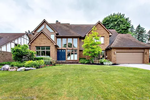 29921 Harrow Dr, Farmington, MI 48331