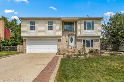 22254 Derby Rd, Trenton, MI 48183