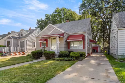 4193 Edmund St, Wayne, MI 48184