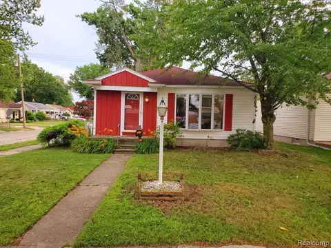 28315 Sheridan St, Garden City, MI 48135