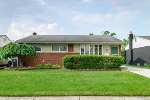 30635 Cooley Blvd, Westland, MI 48185