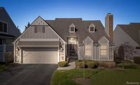 2470 Inglehill Pointe, Bloomfield Hills, MI 48304