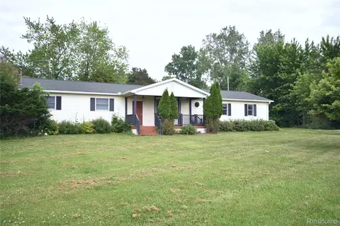 11057 Hogan Rd, Gaines, MI 48436
