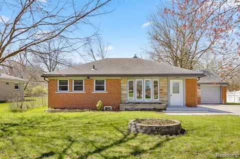 12240 Pardee Rd, Taylor, MI 48180