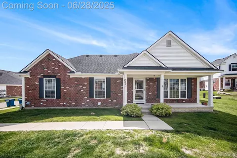 2501 Riversedge Dr, Saline, MI 48176