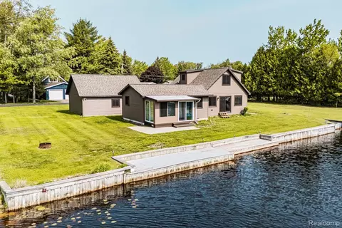 115 Choctaw Trl, Prudenville, MI 48651