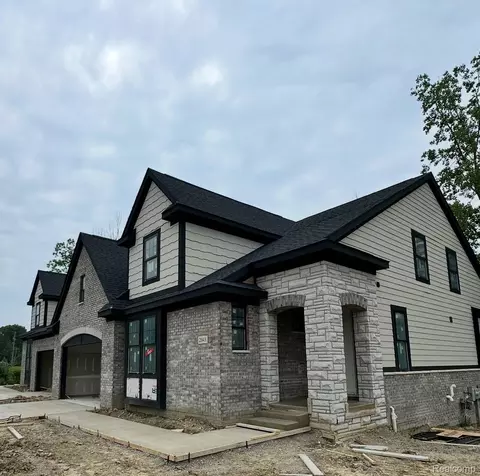 2039 Breckenridge Ct, Rochester Hills, MI 48307