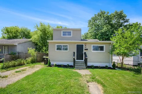 38 E Ypsilanti Ave, Pontiac, MI 48340