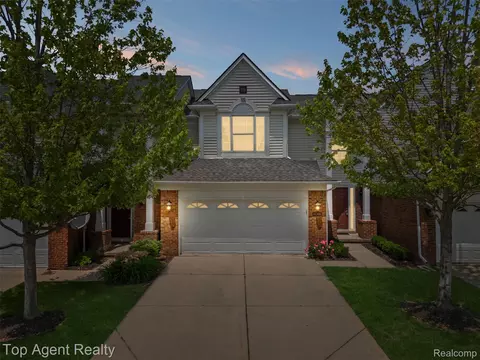 41506 Oconnor Ln #156, Novi, MI 48377