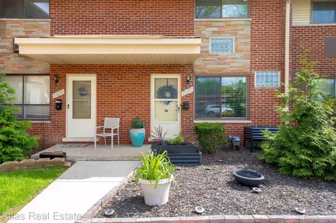 29249 Tessmer Ct #97, Madison Heights, MI 48071