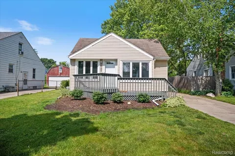 2755 Royal Ave, Berkley, MI 48072