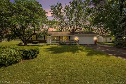 12055 W Pierson Rd, Flushing, MI 48433