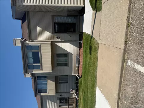 6352 Laurentian Ct, Flint, MI 48532