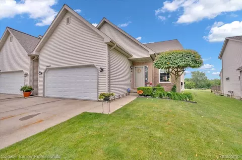 6087 Davison Rd, Burton, MI 48509