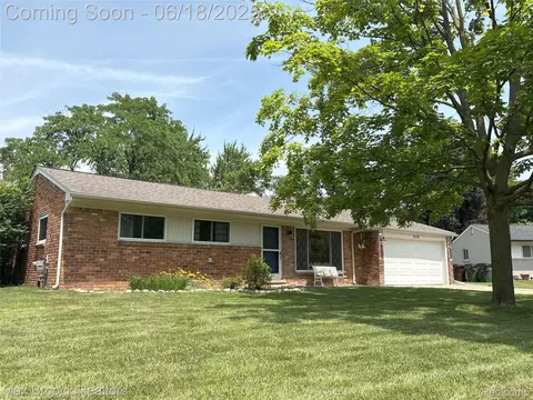 4259 Kingmont Dr, Shelby Township, MI 48317