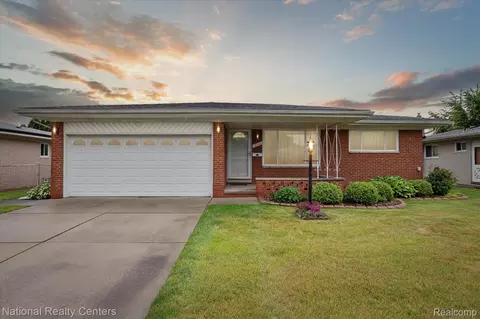 13142 Boca Grande Dr, Sterling Heights, MI 48312