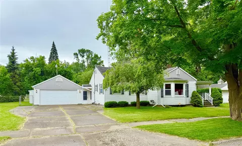801 Simcoe Ave, Flint, MI 48507