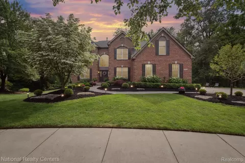 47769 Aberdeen Dr, Novi, MI 48374
