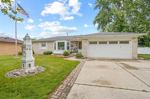 14392 Melvin St, Livonia, MI 48154