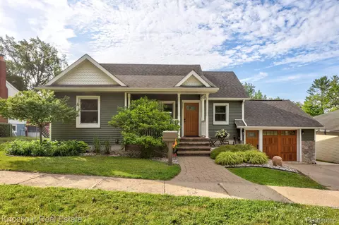 321 Prospect St, Vassar, MI 48768