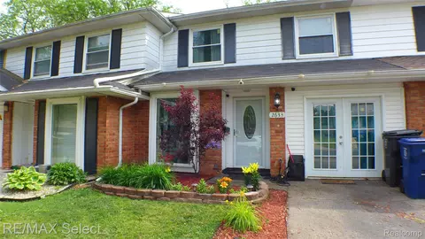 2633 Orchard Ln, Flint, MI 48504