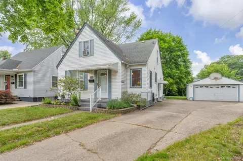 2734 Vassar St, Dearborn, MI 48124