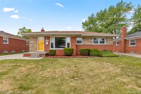 8821 Marion St, Redford, MI 48239