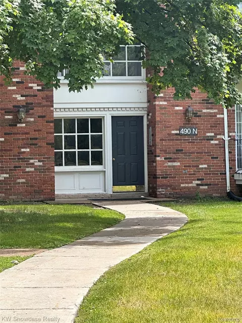 490 N Fox Hills Dr N #2, Bloomfield Township, MI 48304
