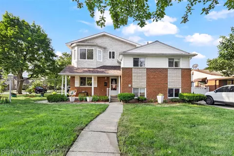 23340 Carlysle St, Dearborn, MI 48124