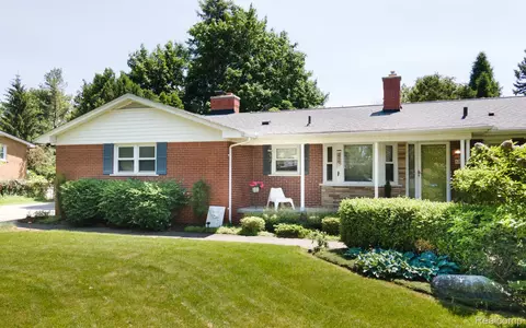 17417 Wiltshire Blvd, Lathrup Village, MI 48076
