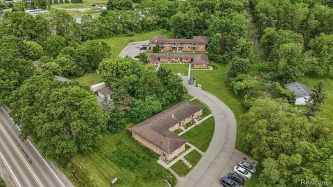 10660 E Holly Rd, Springfield, MI 48350