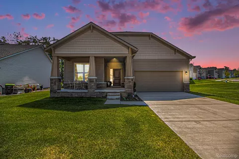 217 Coppice Way, White Lake, MI 48386