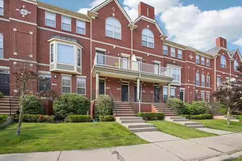 3207 Camden Dr #110, Troy, MI 48084