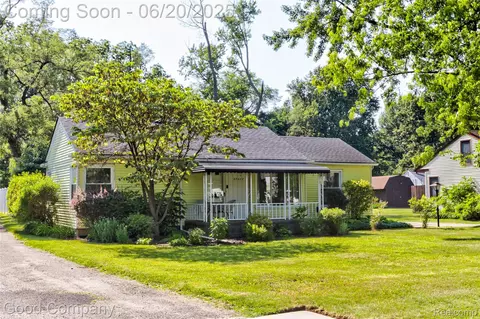 27077 Bennett, Redford, MI 48240