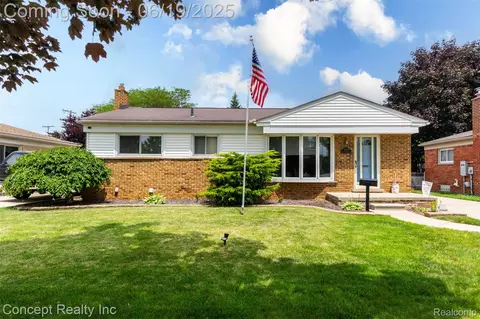 3730 N Longmeadow Rd, Trenton, MI 48183