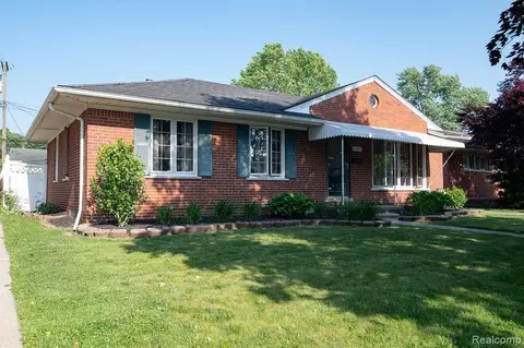 3125 Anna Ave, Trenton, MI 48183