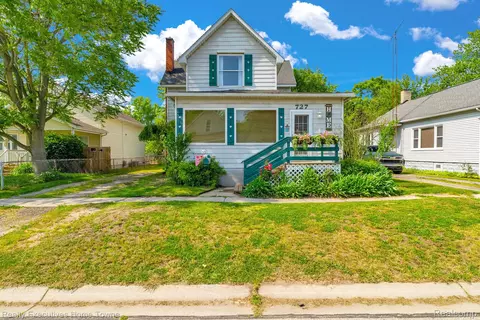 727 Minnie St, Port Huron, MI 48060
