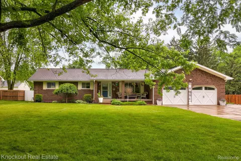 605 Shawnesee, Flushing, MI 48433