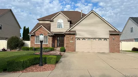 29049 Sugar Island Ct, Gibraltar, MI 48173