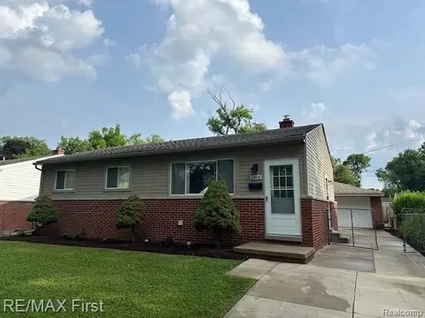 34940 John St, Wayne, MI 48184