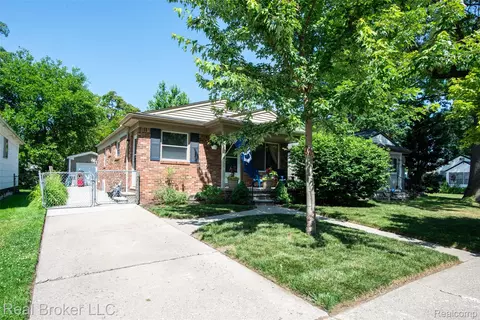 29147 Howard Ave, Madison Heights, MI 48071