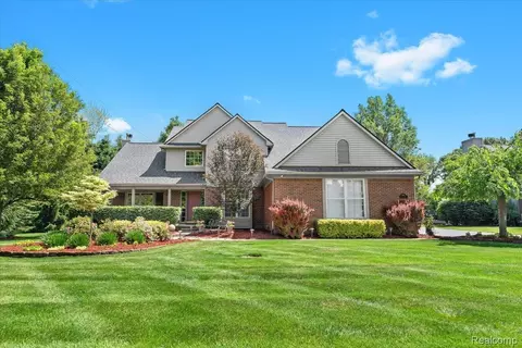 13105 Gorget Dr, Green Oak, MI 48178