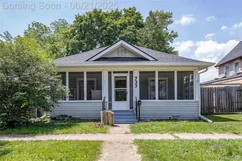 737 N Madison St, Lapeer, MI 48446