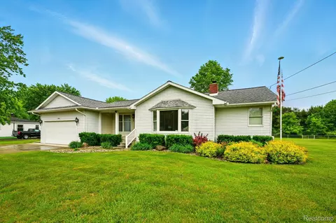 2441 Cheryl Ann Dr, Burton, MI 48519
