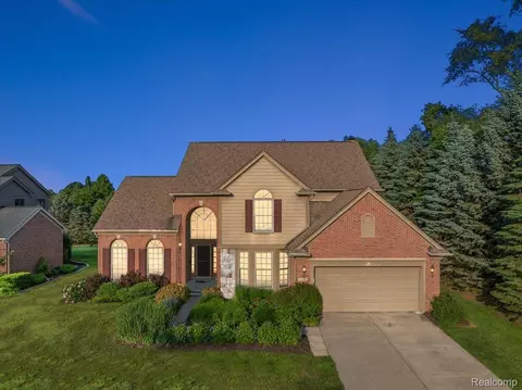11700 Currin Ct, Plymouth, MI 48170