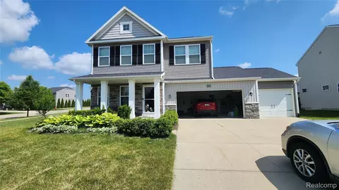 2315 Willow Ln, Grand Blanc, MI 48439