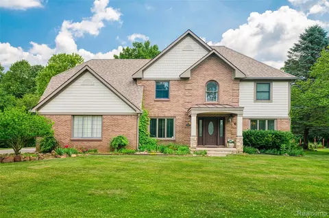 24810 Nottingham Dr, Novi, MI 48374