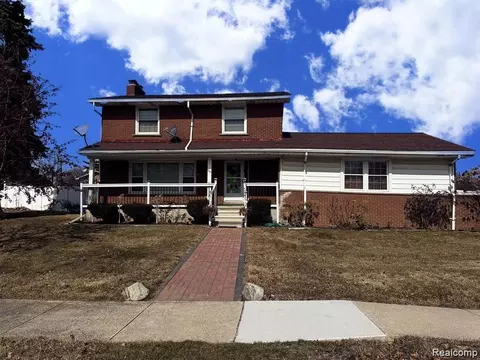 664 Buckingham Ave, Lincoln Park, MI 48146