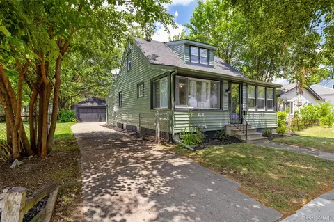 1741 Academy St, Ferndale, MI 48220