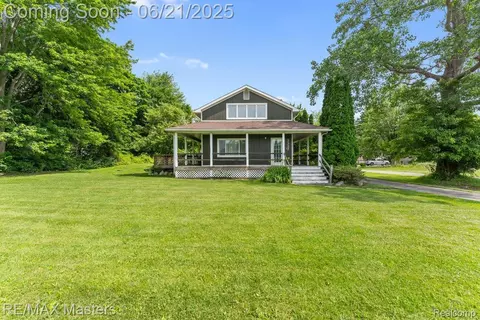 3337 Will Carleton Rd, Flat Rock, MI 48134